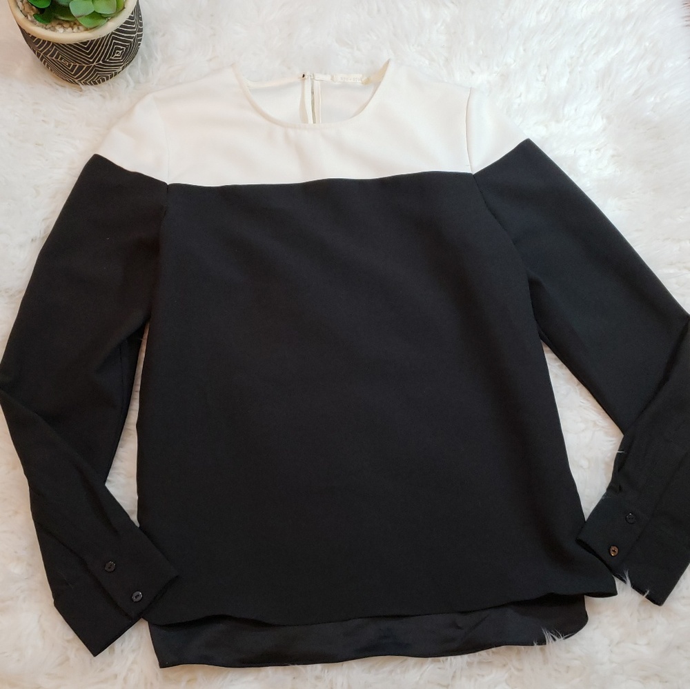 Black and white top | large